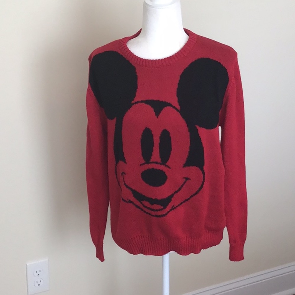 Disney crew neck women sweater size xxl pit to pit 20” used 1 sweater pull